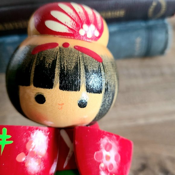 Vintage Japanese Kokeshi wooden doll. - Picture 6 of 6